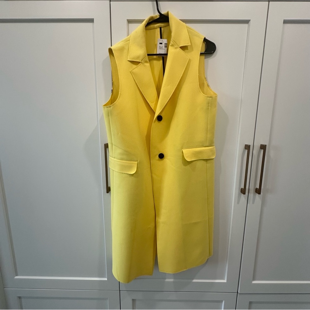 MSGM Yellow Vest with Multicolor Logo Patch